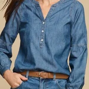 LC Lauren Conrad Women's Blue long sleeve denim top